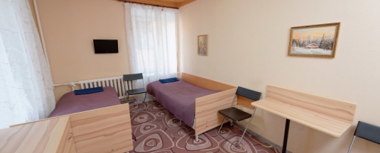 Трехместный номер с общей ванной комнатой в LeoHotels Знаменская