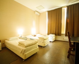 Стандартный трехместный номер в Night train motel