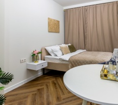 Светлый двухместный номер с удобствами в центре Санкт-Петербурга в Адриан