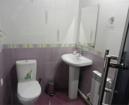 Двухместный номер с 1 двуспальной кроватью и общей ванной комнатой в Артик