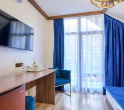 Двухместный номер Комфорт с балконом двуспальная кровать в Астра де Роза