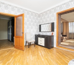 Люкс 3-х комнатный с кухней и балконом 4-х местный в Жемчуг