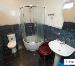 Трёхместный номер Deluxe с балконом и с красивым видом из окна в Stone house