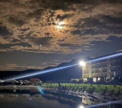 3-местный 2-комнатный номер полулюкс семейный в Ника