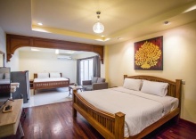 Трёхместный номер Grand в Prince Hotel Chiang Mai