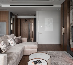 Трехкомнатный апартамент Luxury Dubai с двумя спальнями в Real Apartments Sochi