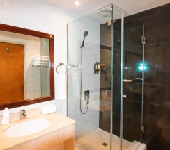 Двухместный номер Premium (2 отдельные кровати) в BM Beach Hotel