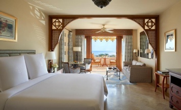 Двухместный номер Deluxe с видом на море двуспальная кровать в Four Seasons Resort Sharm EL Sheikh