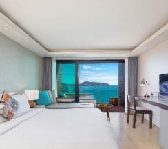 Двухместный номер Deluxe двуспальная кровать в Отель Zenmaya Oceanfront Phuket, Trademark Collection by Wyndham