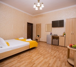 Стандарт 4-местный с двуспальной кроватью и балконом в Джульетта