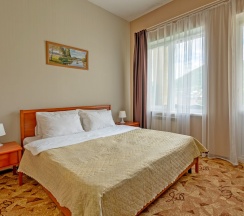 Стандарт с двуспальной кроватью в Утомленные Солнцем