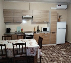 Коттедж улучшенный с 2 односпальными и 1 двуспальной кроватью в Селигерский бережок