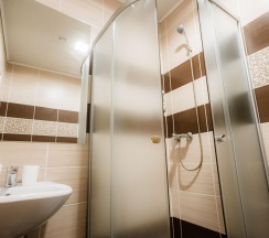 Кровать в 6-местном общем номере в Pillow Hostel