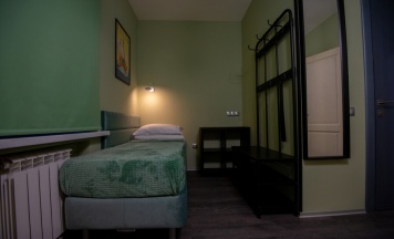 Трехместный номер с раздельными кроватями в BookBox