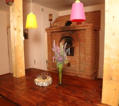 Шестиместный люкс Superior с балконом и с красивым видом из окна в Урочище Машуково