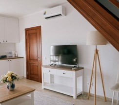 Домик Lontano с кухней-студией в Иртышская Ривьера