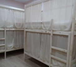 односпальная кровать в мужском номере 24 кв.м. в Большой Казачий
