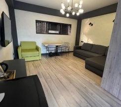 Люкс с 2 комнатами с балконом в Hotel&Suite AinLan
