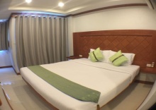 Двухместный номер Standard с балконом двуспальная кровать в Thira Residence Patong