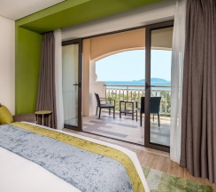 Четырёхместный люкс c 1 комнатой в Holiday Inn Resort Sanya Bay by IHG