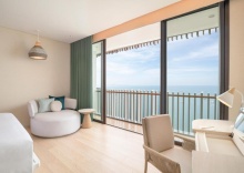 Двухместный номер Hilton Executive oceanfront двуспальная кровать в Hilton Pattaya