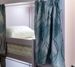 Кровать в общем номере (женский номер) в Рус