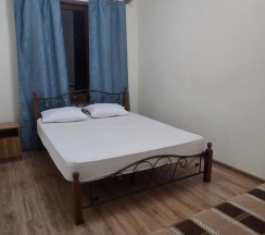 Комната стандарт с 3 односпальными и 3 двуспальными кроватями в Саймон