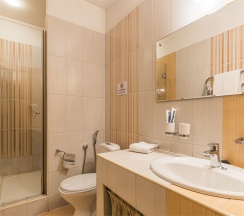 Семейный 2-х этажный полулюкс в Автор