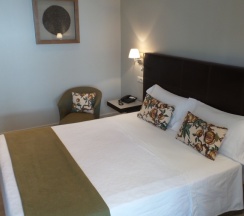 Двухместный номер Terrace Tetuan Street двуспальная кровать в Hotel Moderno