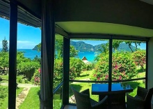 Двухместное бунгало Deluxe с видом на море двуспальная кровать в HIP Seaview Resort at Phi Phi