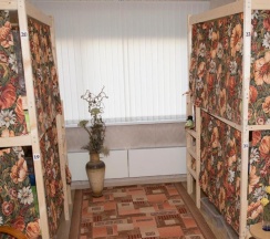 Кровать в 8-местном общем мужском номере в Green