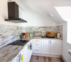 Кровать в общем номере (женский номер) в Чердак