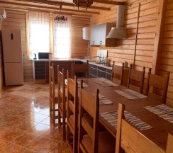 Шале с красивым видом из окна в Золотой родник