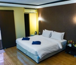 Двухместный номер Deluxe с видом на сад двуспальная кровать в Visiting Card Hotel & Resort
