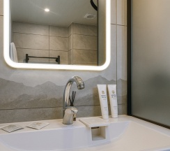 Комфорт Двуспальная Кровать в Metro apartments