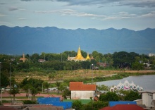 Люкс с балконом в Phuglong Hotel