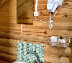 Номер комфорт с 1 односпальной и 1 двуспальной кроватью №7 в Душа гор