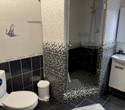 Апартаменты с 3 комнатами с красивым видом из окна в Как дома