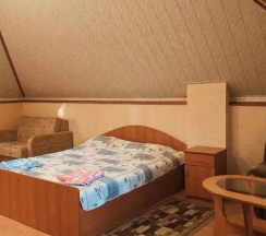 Номер стандарт с 1 двуспальной кроватью (мансарда) в Навигатор на Московской