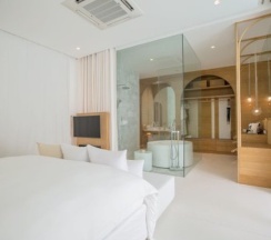 Двухместная Garden Pool Villa двуспальная кровать в Sala Samui Chaweng Beach Resort