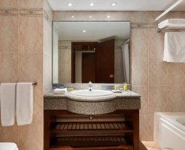 Двухместный полулюкс Venus с видом на море двуспальная кровать в Hurghada Marriott Beach Resort