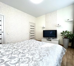 Апартаменты с красивым видом из окна в Квартира 2-комнатная Cтудия Yarapartments на Октября 11