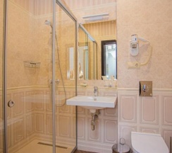 Номер первой категории "Комфорт с балконом" в Mari