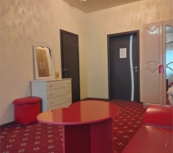 КОМФОРТ с ванной (в красных тонах). Старый номерной фонд в MaxxRoyal