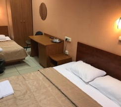 Семейный номер с общей ванной комнатой в Добрый кот