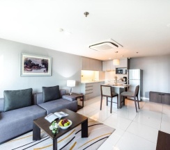 Одноместный люкс с 3 комнатами в Royal Suite Hotel Bangkok