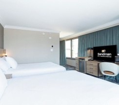 Четырёхместный номер Grand в Sandman Hotel Vancouver Downtown