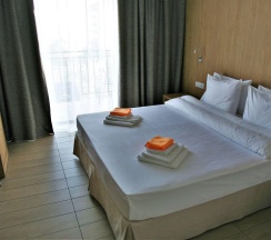 3-местный номер полулюкс с балконом в Браво