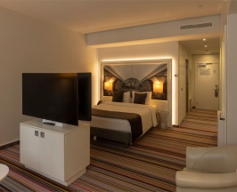 Номер Privilege с двуспальной кроватью в Mercure Москва Бауманская