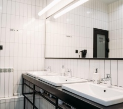 Двухместная капсула в общем номере (общие удобства) в Wellhome